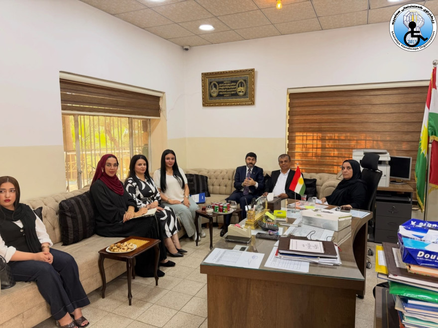 کۆبوونەوەی نوێنەری ڕێکخراوی کەمئەندامانی هەڵەبجە لەگەڵ گروپە چالاکەکانی قوتابخانەی هاوار