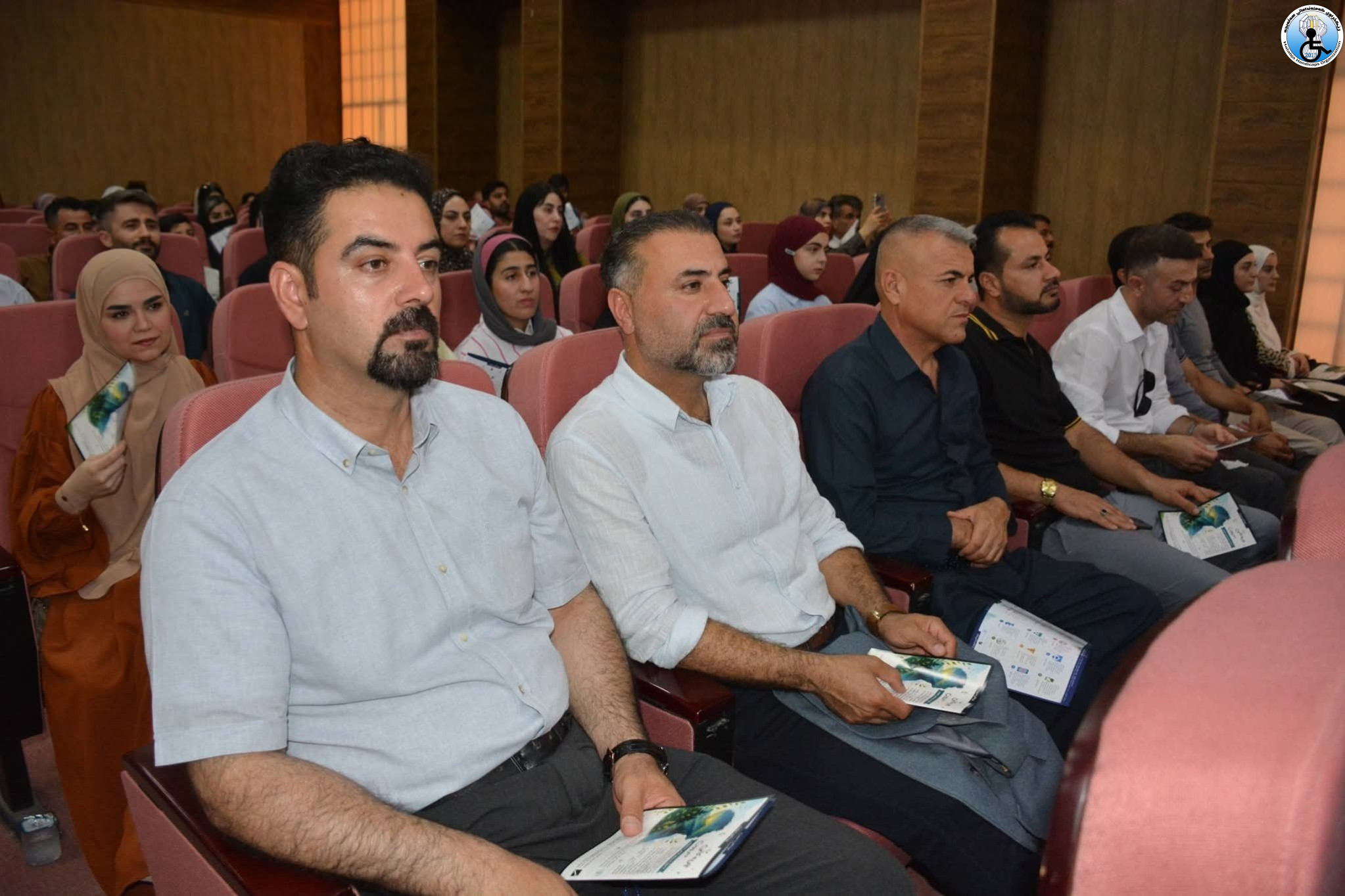 (دەروون دروستی و خۆشگوزەرانی لەکاتی قەیرانەکاندا)