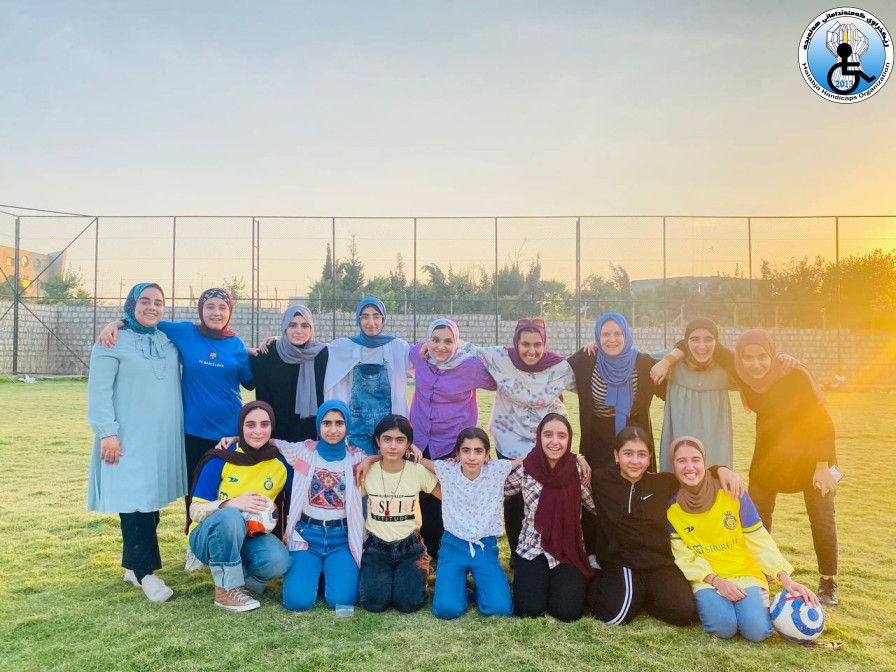 (Youth are the builders of peace)