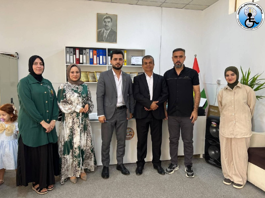 کۆبوونەوەی نوێنەری ڕێکخراوی کەمئەندامانی هەڵەبجە لەگەڵ گروپە چالاکەکانی قوتابخانەی دلین
